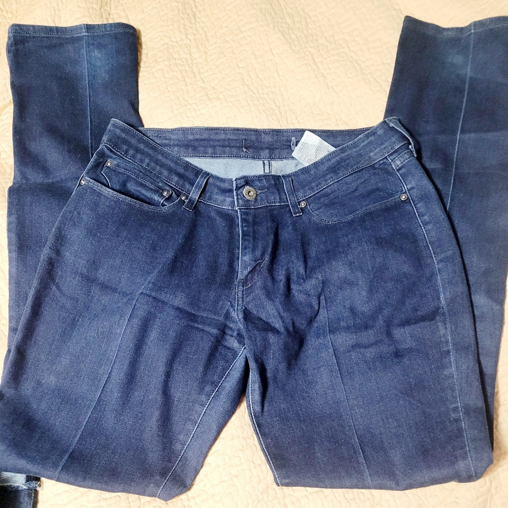 Levis Dark Blue 30/34 long